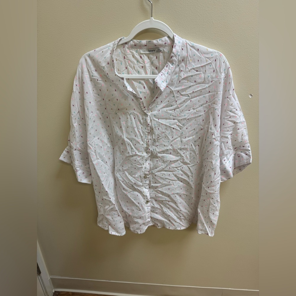 SUBTLE LUXURY Women’s Polka Dot top. Size S
NWT